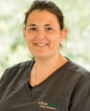 Dre Vétérinaire Viviane Van Der Muhll
